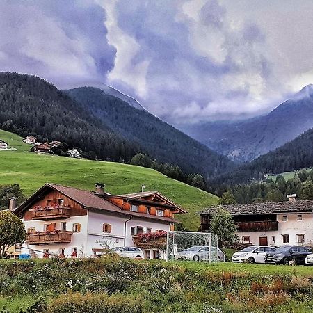 Pension Aichner Terenten Buitenkant foto