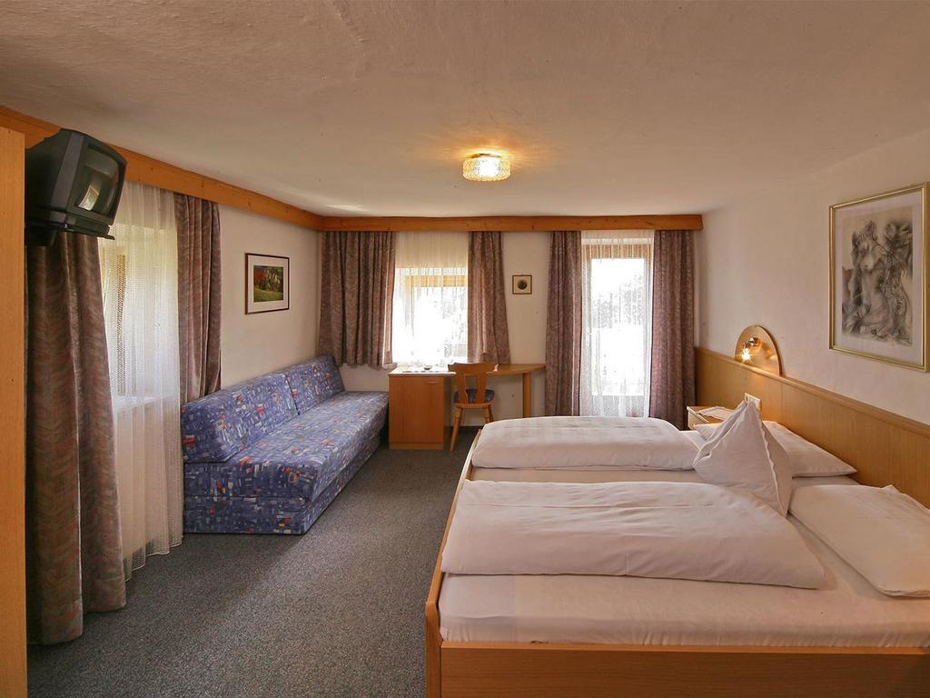 Pension Aichner Terenten Kamer foto