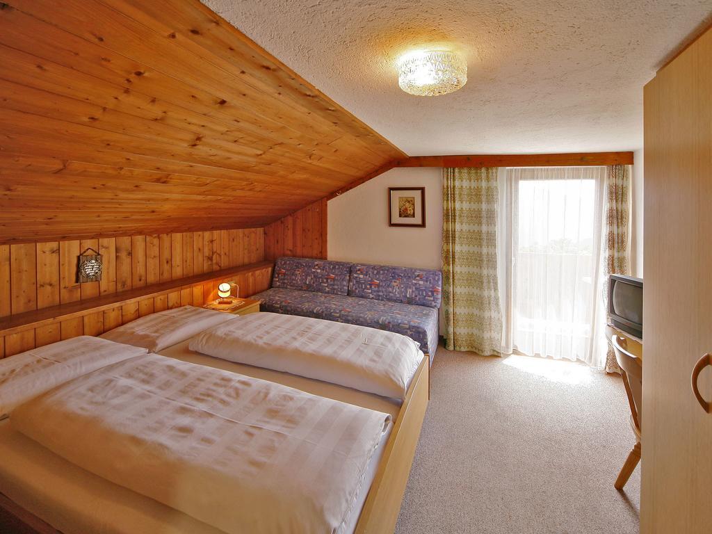 Pension Aichner Terenten Kamer foto